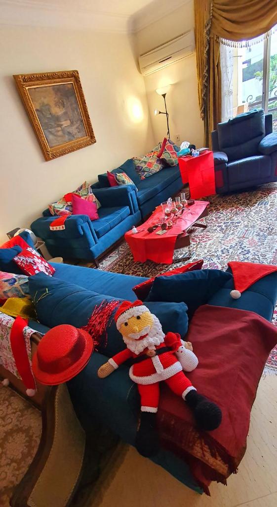 Affordable Prime Luxury 1 Private Bedroom and Private bath inside Zayed 2000 Compound Gated Community - Huge Apartment Shared with Mike حجرة نوم خاصة مع حمام خاص داخل شقة مشتركة مع دكتور محمد photo 1