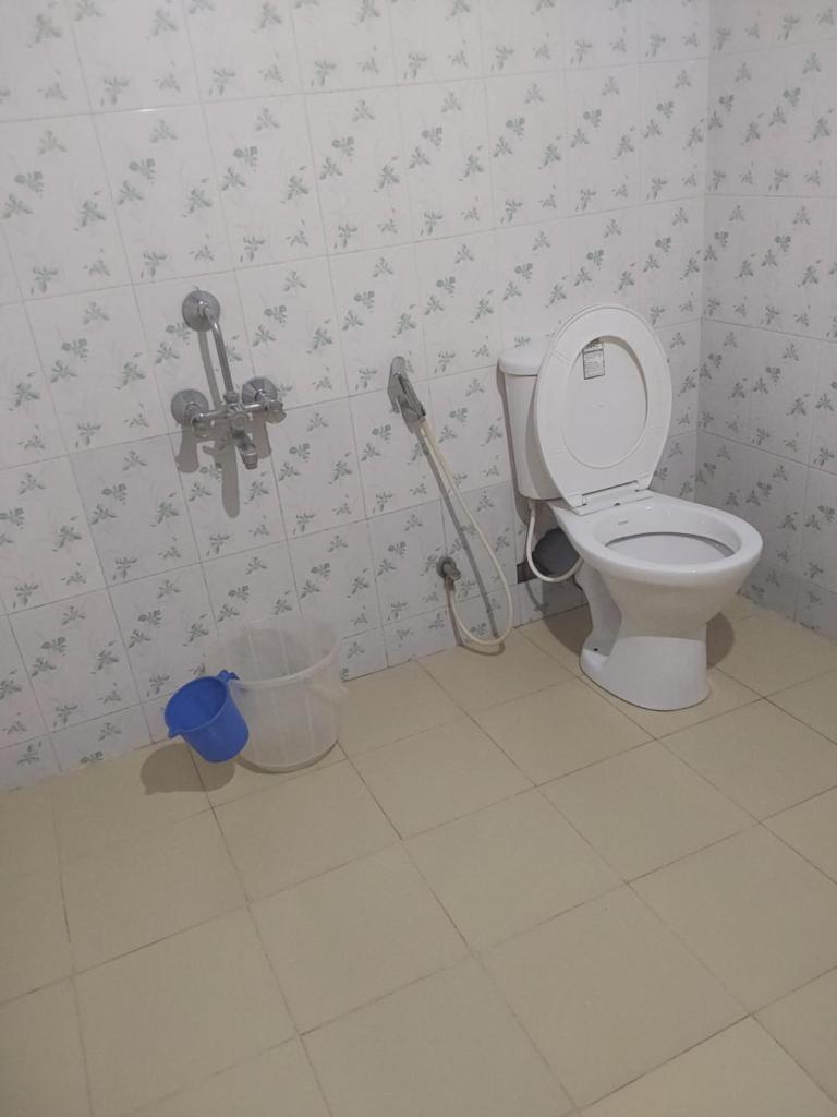Johnson's Homestay - Ecohouseboat photo 2