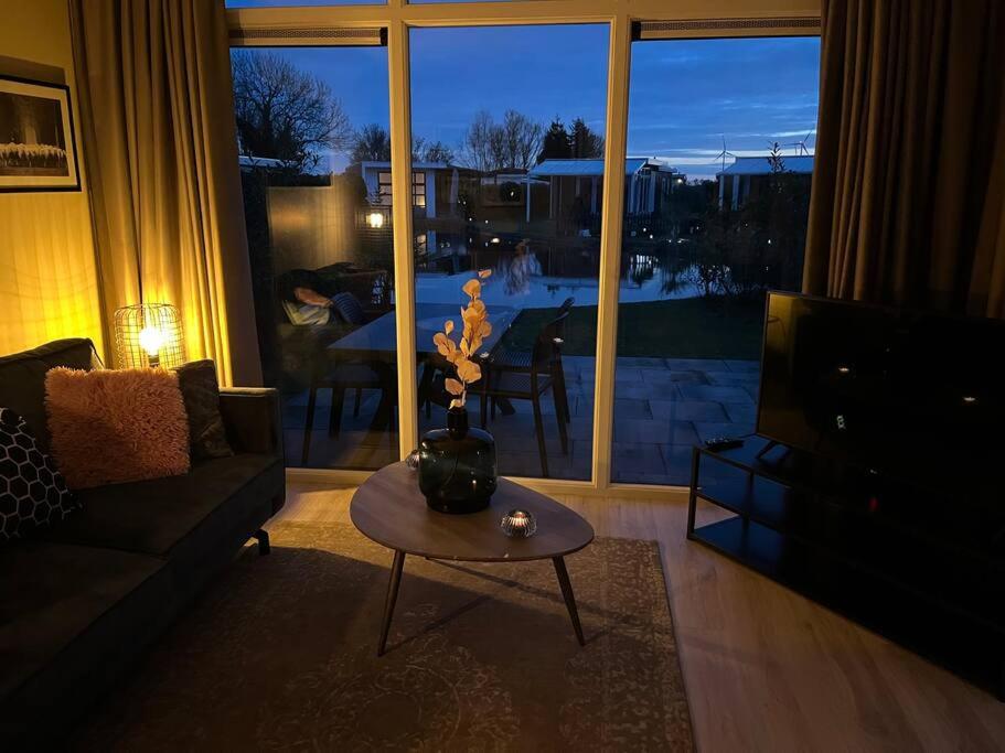 Luxus Chalet Waterfront photo 2