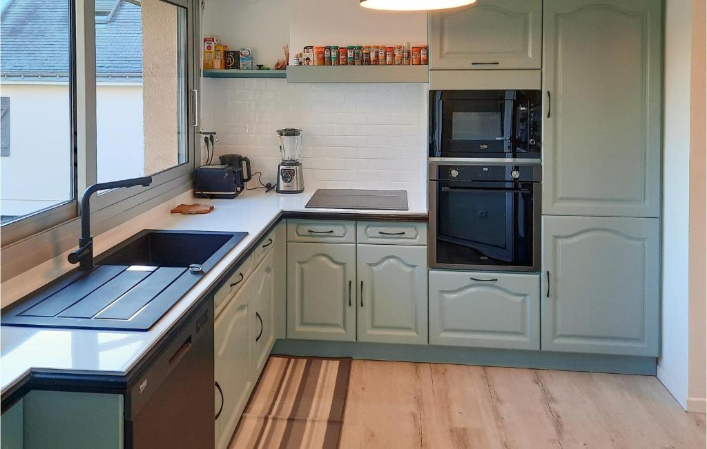 Beautiful Home In Molan-sur-mer With 3 Bedrooms And Wifi photo 2