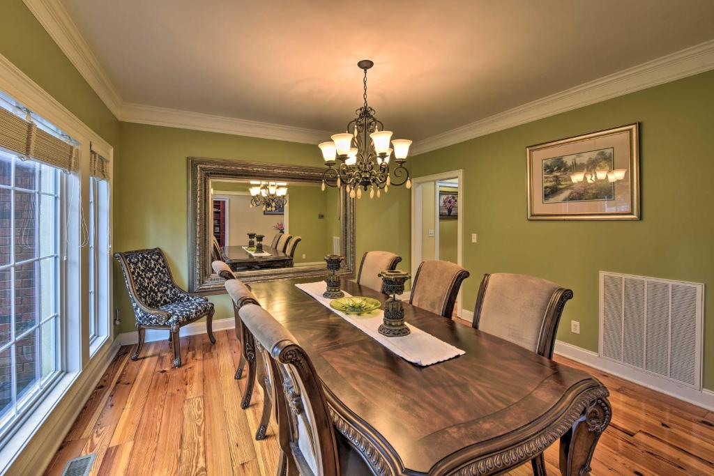 Spacious Statesboro House with Private Pool! photo 4