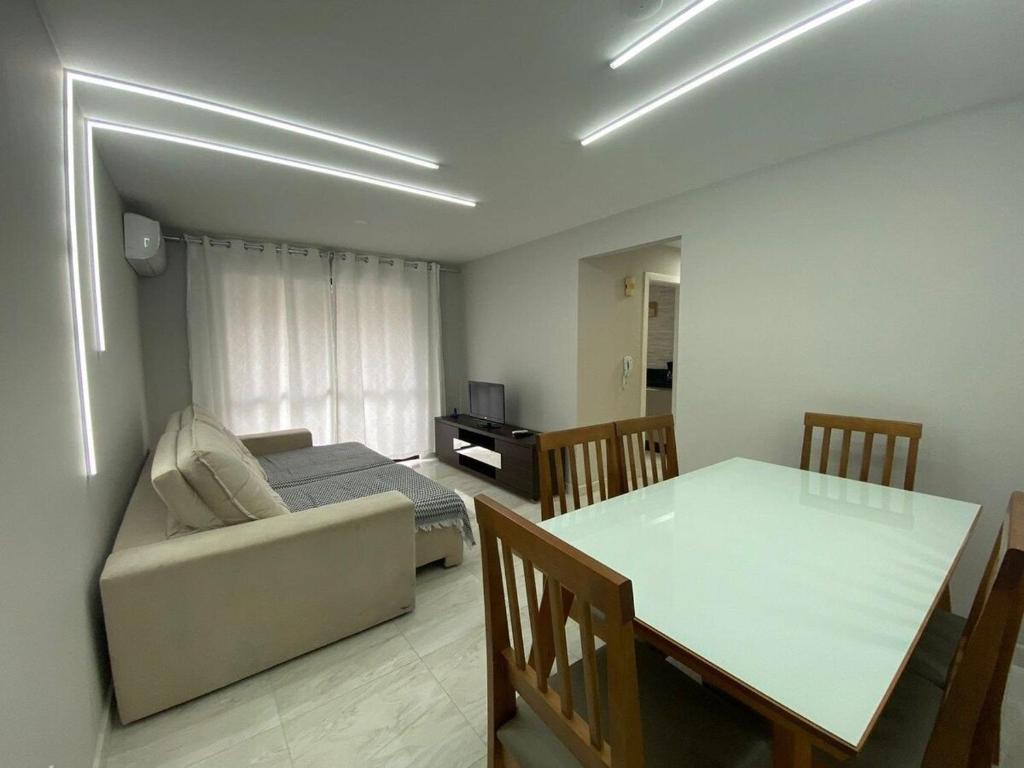 Lindo apto reformado no coração de BC photo 1