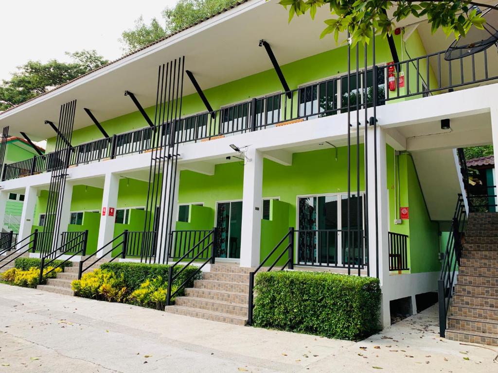 Somrudee Resort photo 1