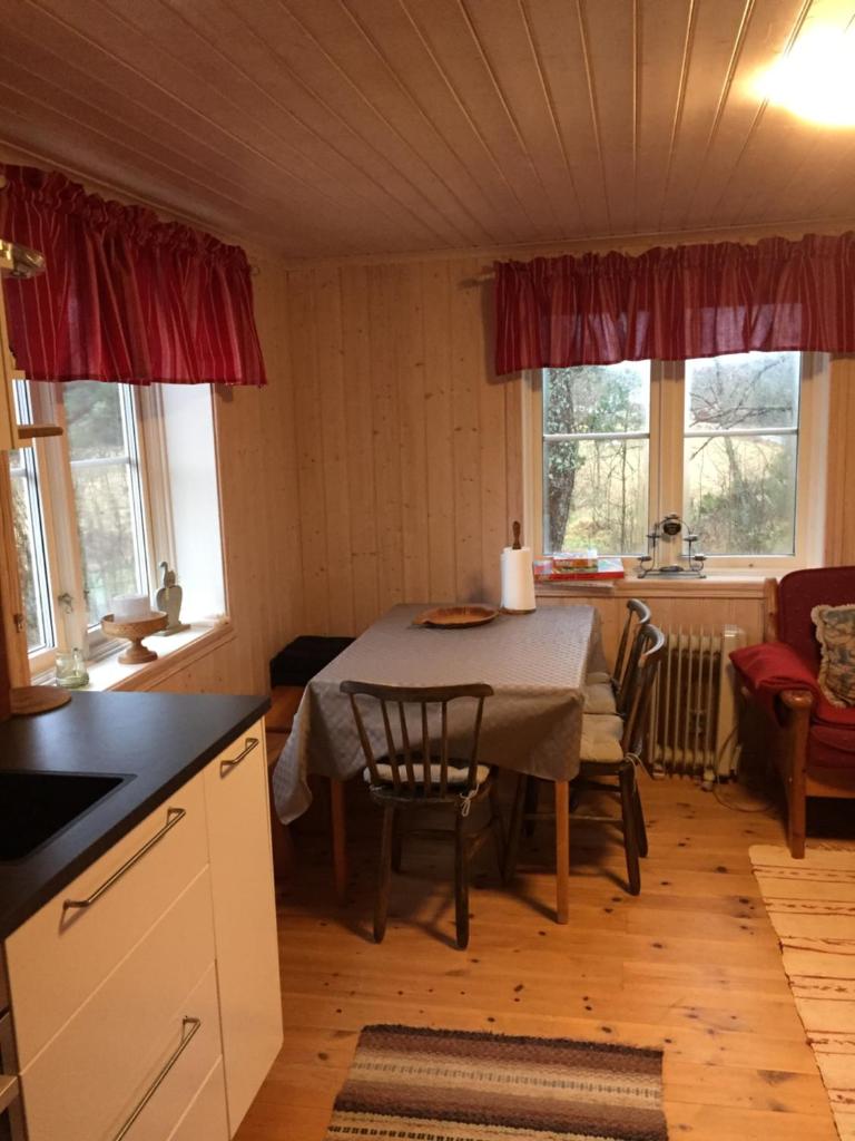 Stuga vid viltåker nära norska gränsen photo 2