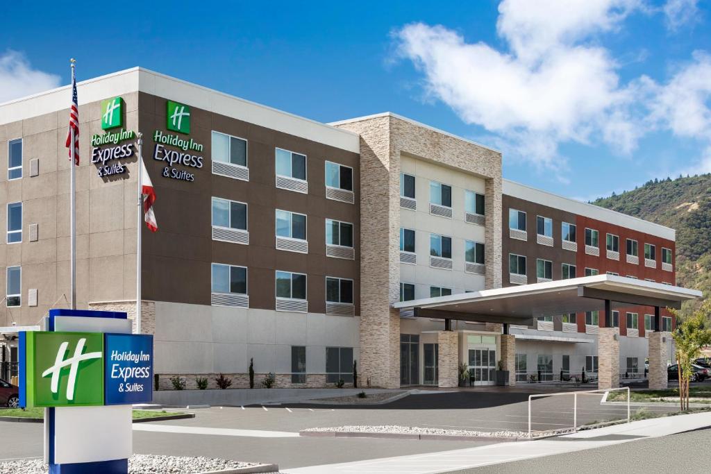 Holiday Inn Express and Suites Ukiah, an IHG Hotel image