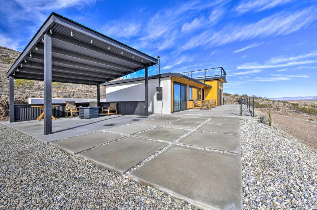 Hilltop Oasis with Sweeping Landscape Views photo 1