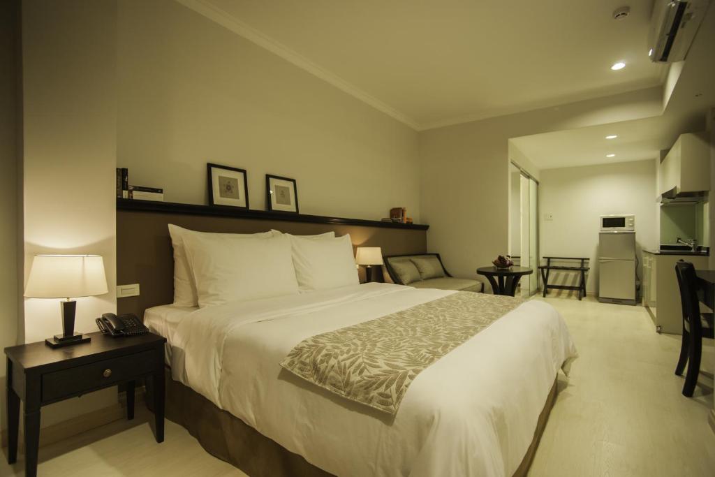 Двухместный (Suite Room - Stay & Dine Package), The Alcove Library Hotel