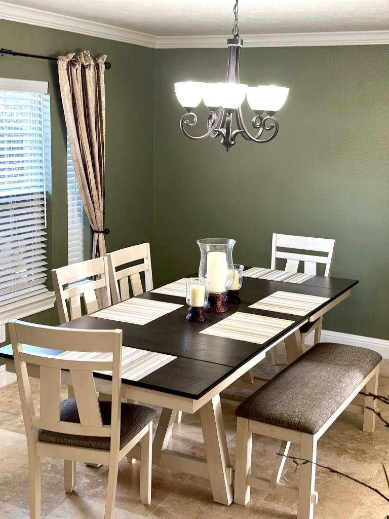 ~~ Big Family Home near 99 / i10 / kid friendly~~ photo 2