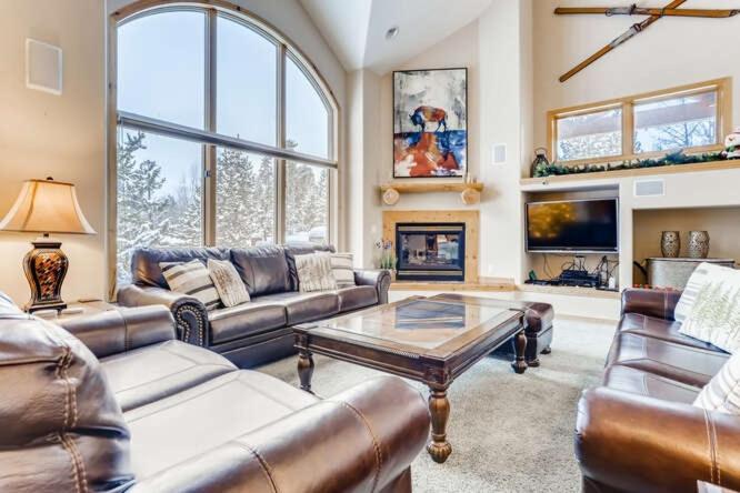 Perfect for Your Family Vacay with private hot tub! home photo 3