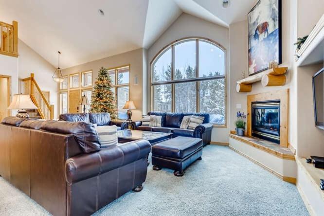 Perfect for Your Family Vacay with private hot tub! home photo 4