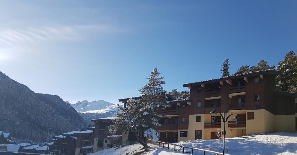 Résidence les Campanules appartement entièrement rénové à 100m des pistes photo 2