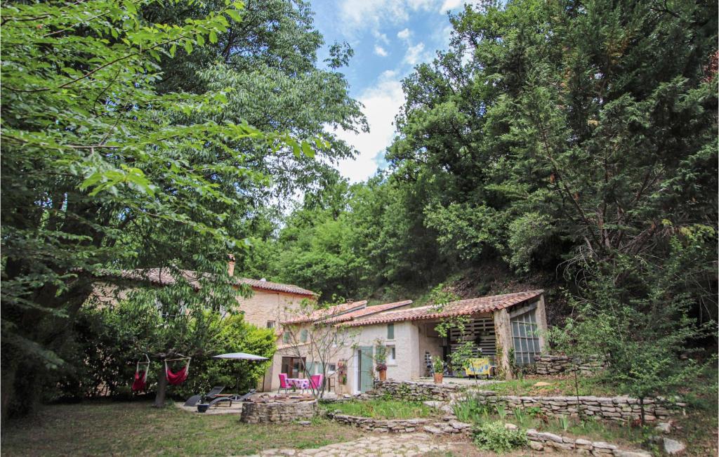 Nice Home In Goult With 4 Bedrooms, Wifi And Private Swimming Pool photo 4