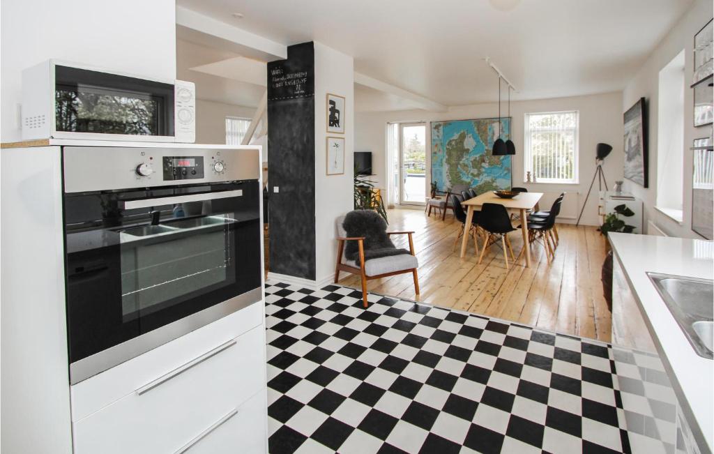 Amazing Home In Sams With 5 Bedrooms And Wifi photo 2
