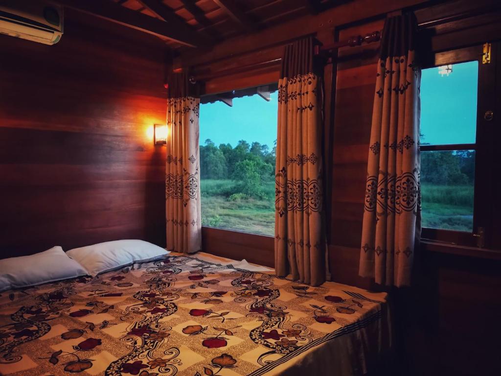 sarada lagoon view villa photo 1