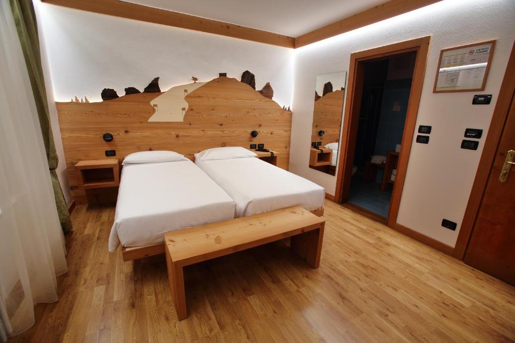 Hotel Des Alpes photo 3