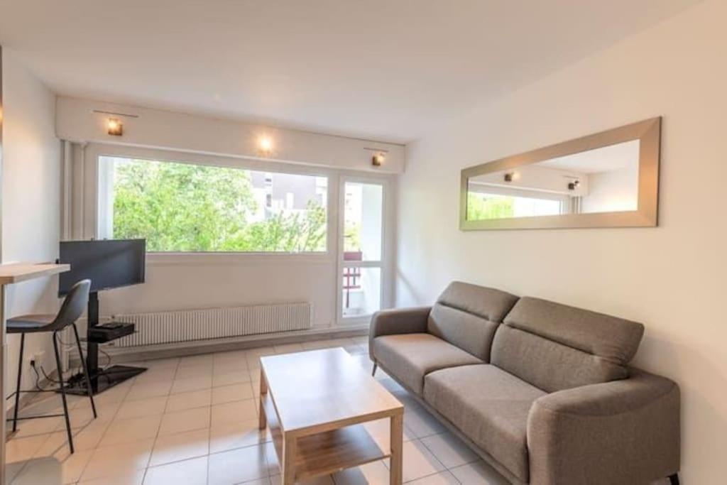 joli appartement avec balcon proximité lac