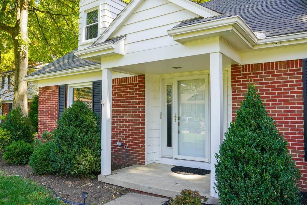 4BR/2.5BA Home boasting 2400sqft and Eat-in KTN photo 4