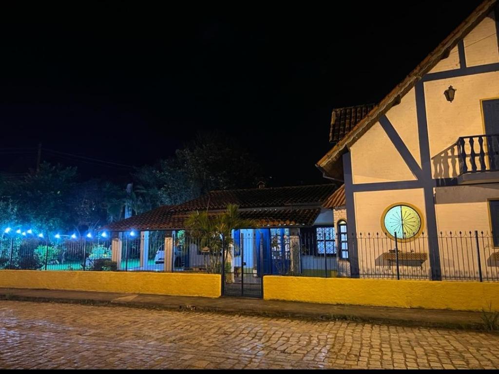 Passa Quatro- CASA INTEIRA RUSTICA para até 9 pessoas photo 1