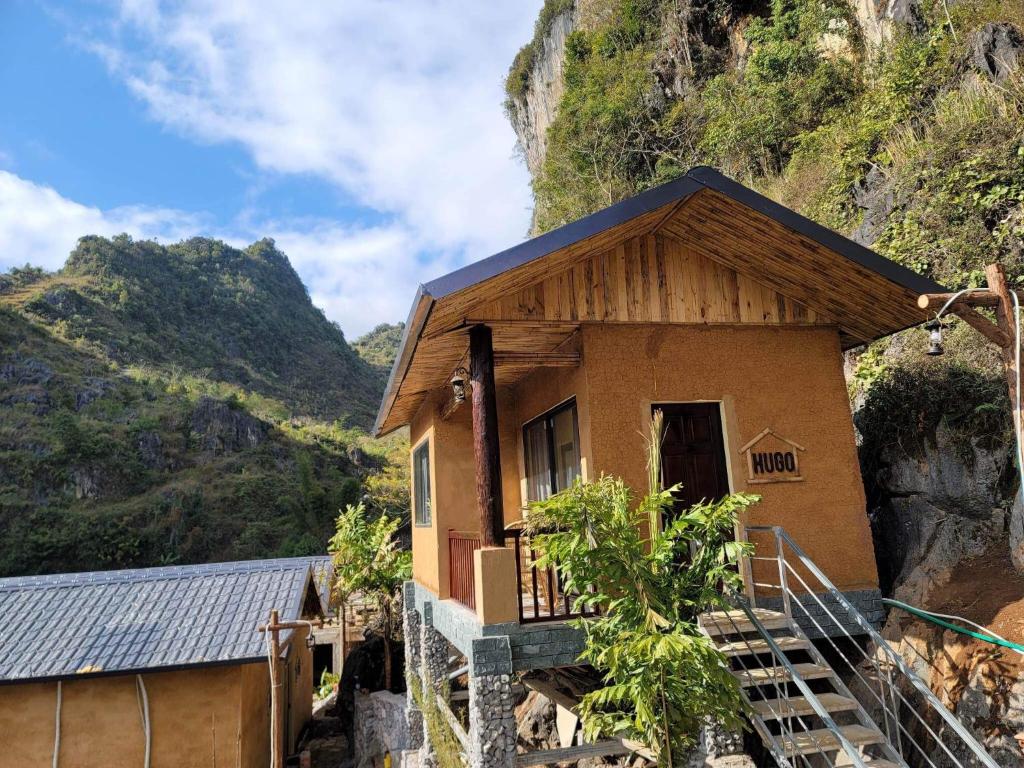 DONG VAN CLIFFSIDE HOUSE