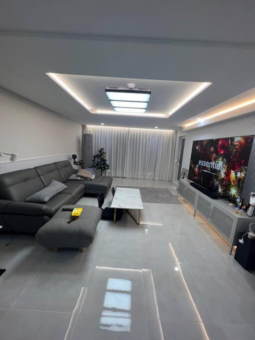 Cozy Space with Modern Interior in Hwaseong photo 4