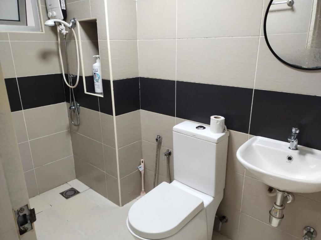 3 bedrooms big house saville cheras MRT with balcony photo 3