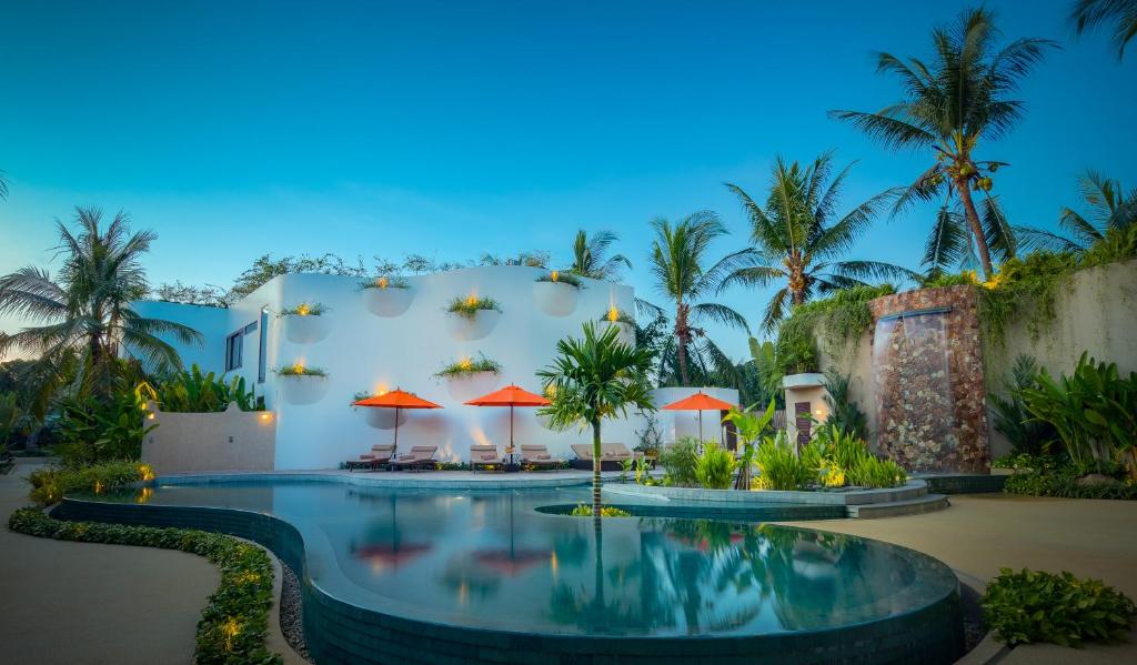 WAKA VILLA Private Pool Resort & Spa - Adults Only - Tap to explore photos