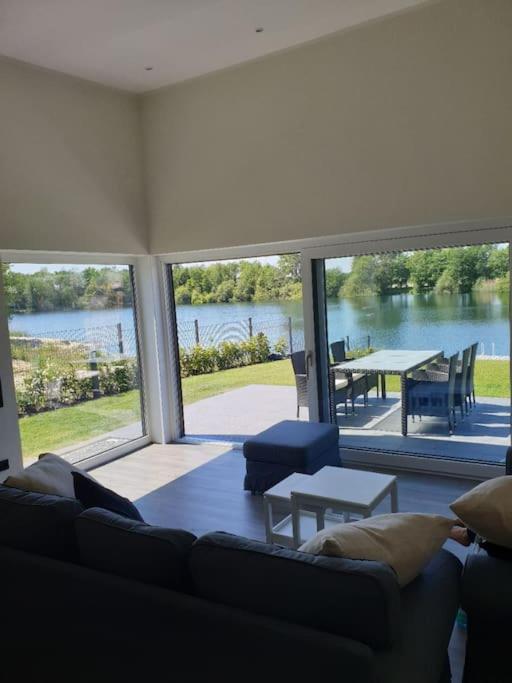 Ferienhaus mit privatem Seezugang, Sauna, Strand, Wassersport, Ruderboot, Stand Upp photo 1