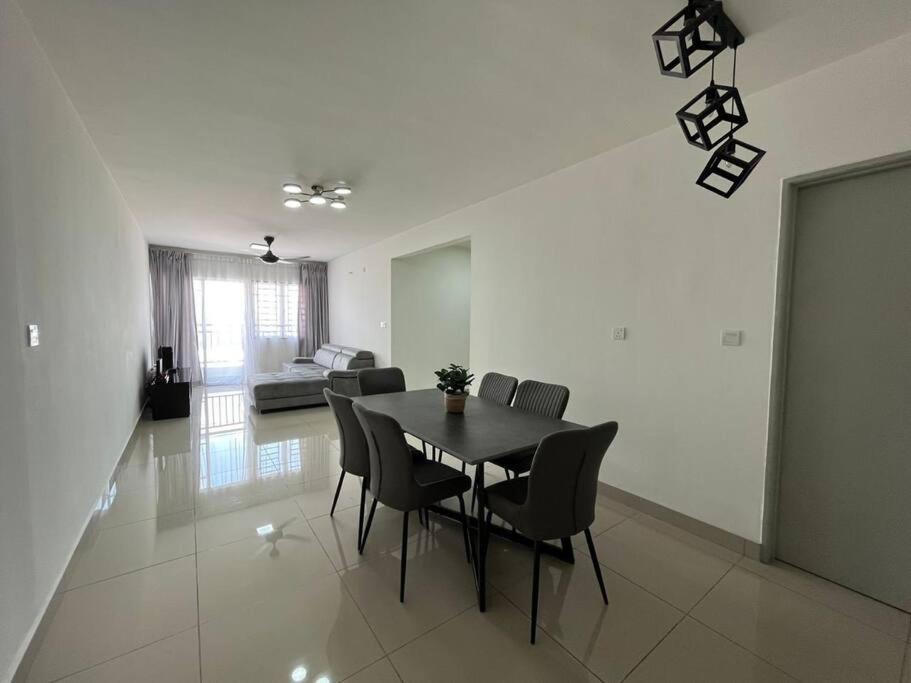 Iman Homestay @ Puncak Alam (Near UiTM/Hospital UiTM)