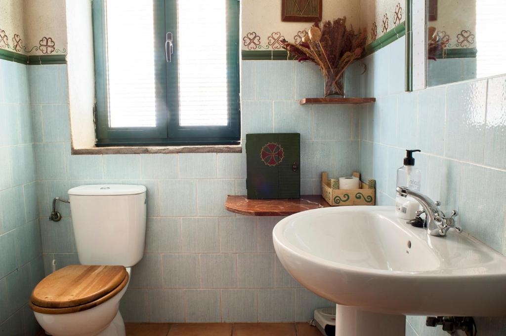 Stunning home in Erías w/ 4 Bedrooms and Outdoor swimming pool photo 2