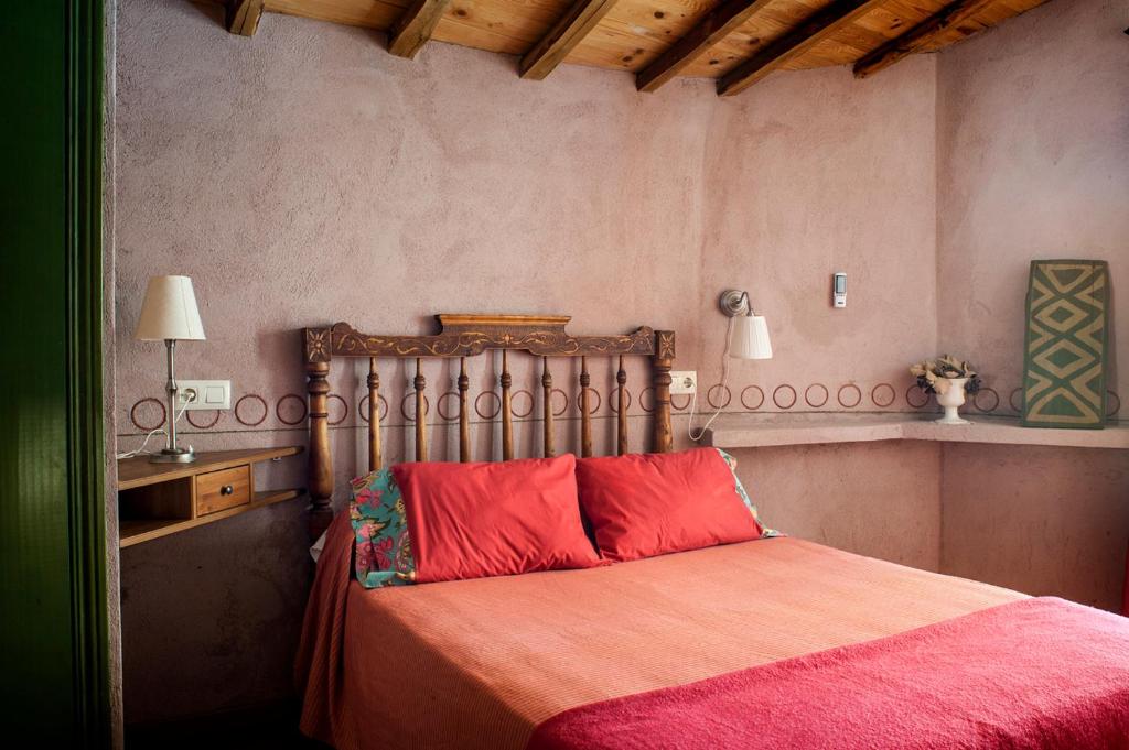Stunning home in Erías w/ 4 Bedrooms and Outdoor swimming pool photo 3