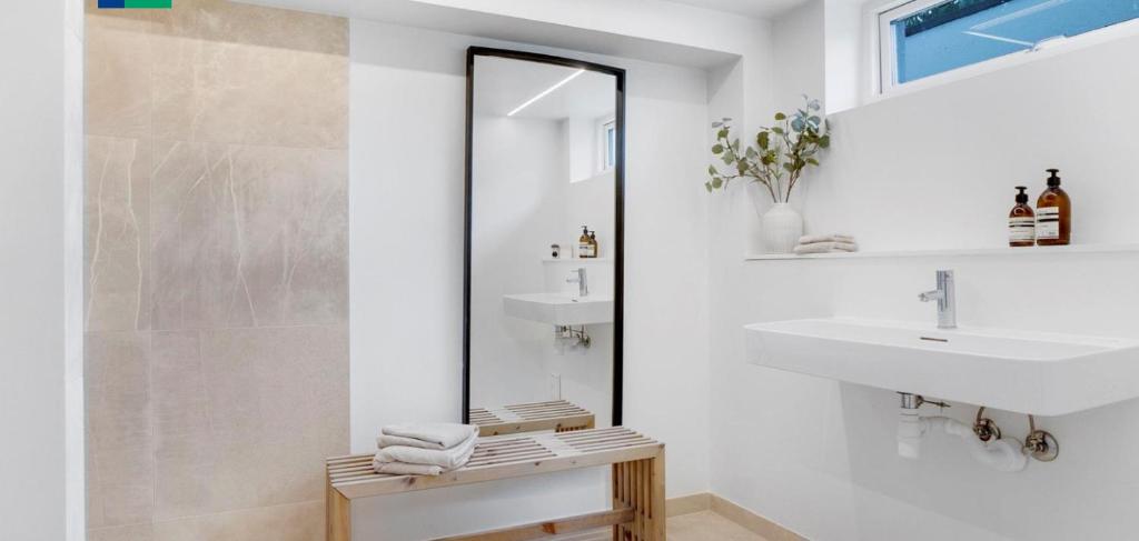 Private room in a charimg town hous photo 3