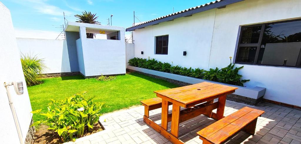 Tiende Laan Bed & Breakfast and Self-Catering photo 3