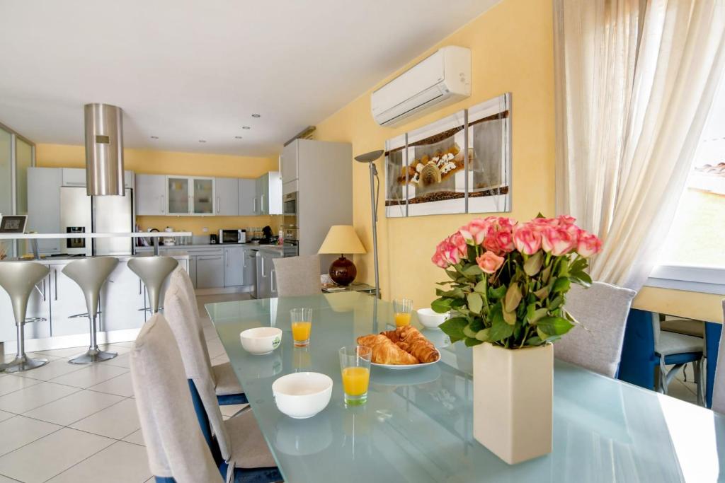 Nice and calm villa with pool nearby Sète - Welkeys photo 4