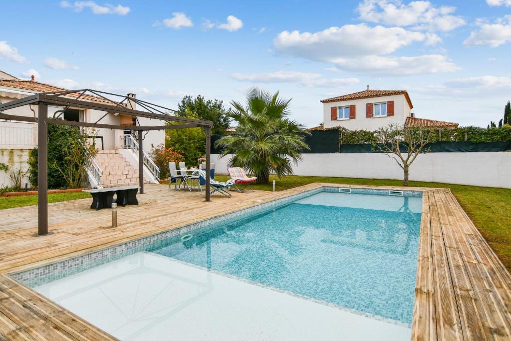 Nice and calm villa with pool nearby Sète - Welkeys photo 1