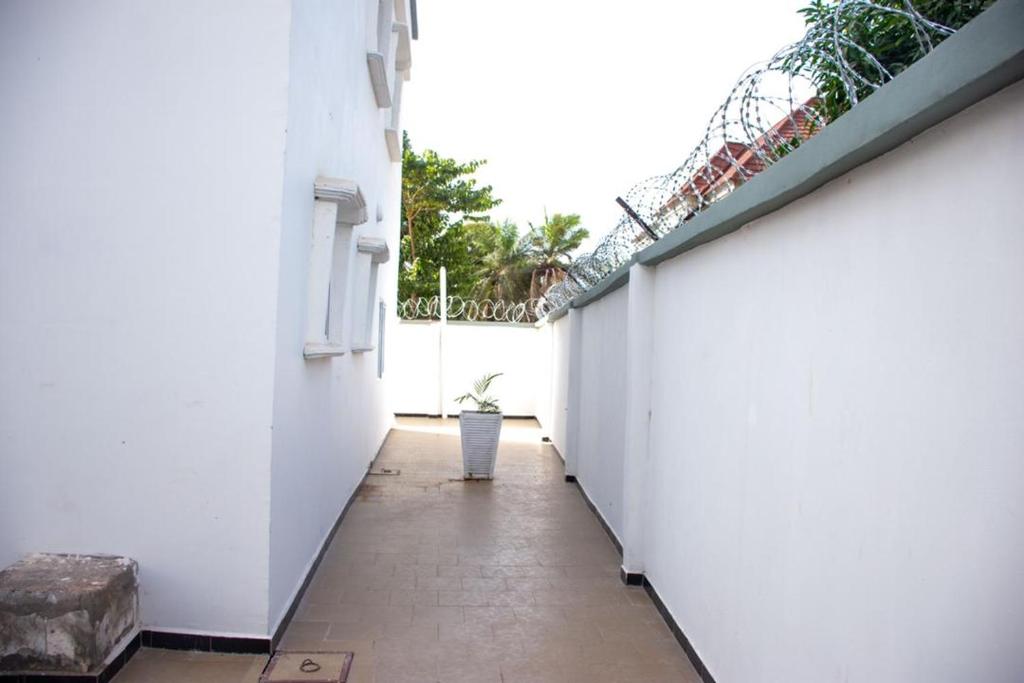Jobz Luxury Rental - White Villa photo 3