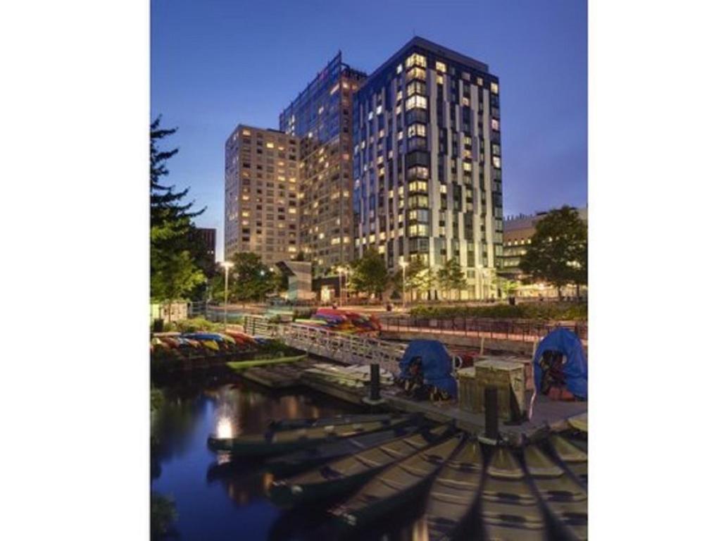 Global Luxury Suites at Kendall East image