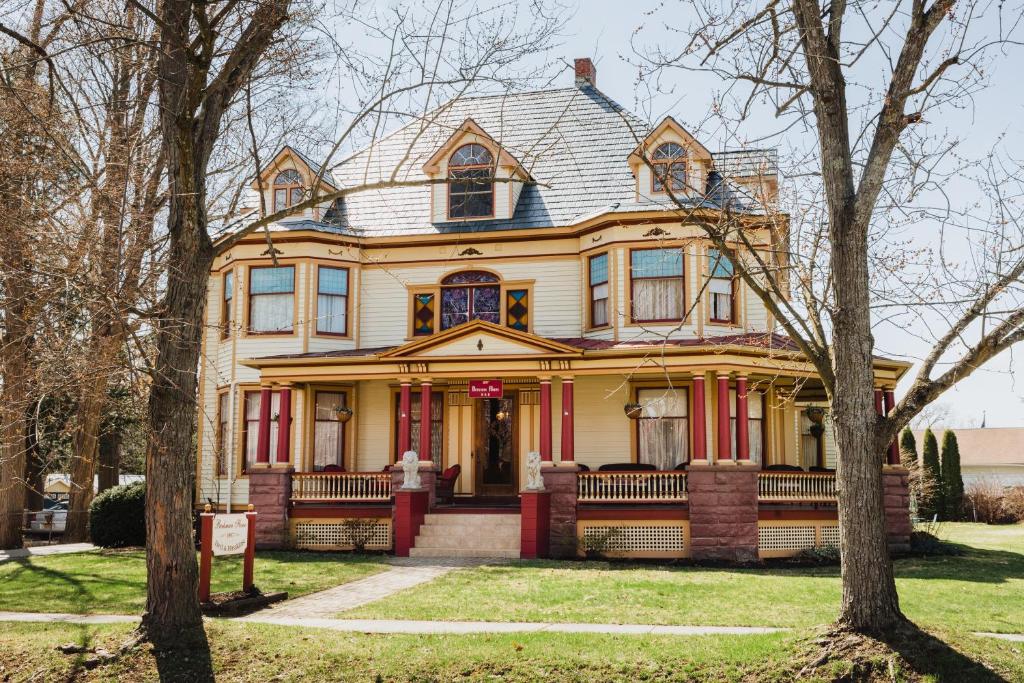1897 Beekman House image