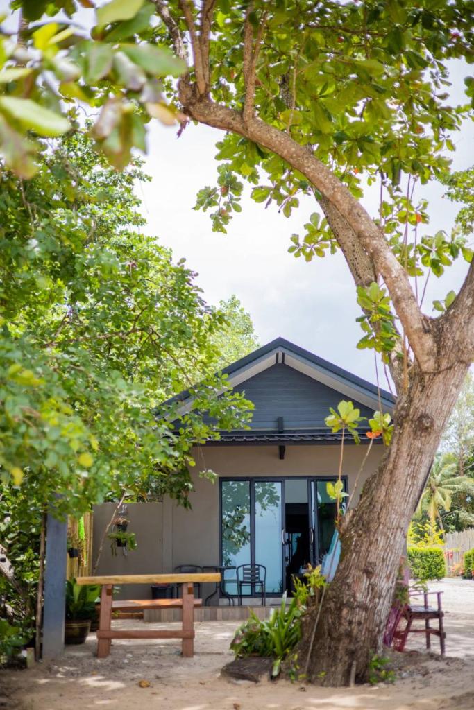 VILLA LOVED BEACH AO NAM MAO krabi photo 2