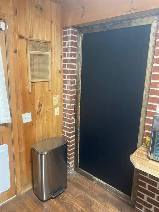 Cozy Cayce Hideout photo 3