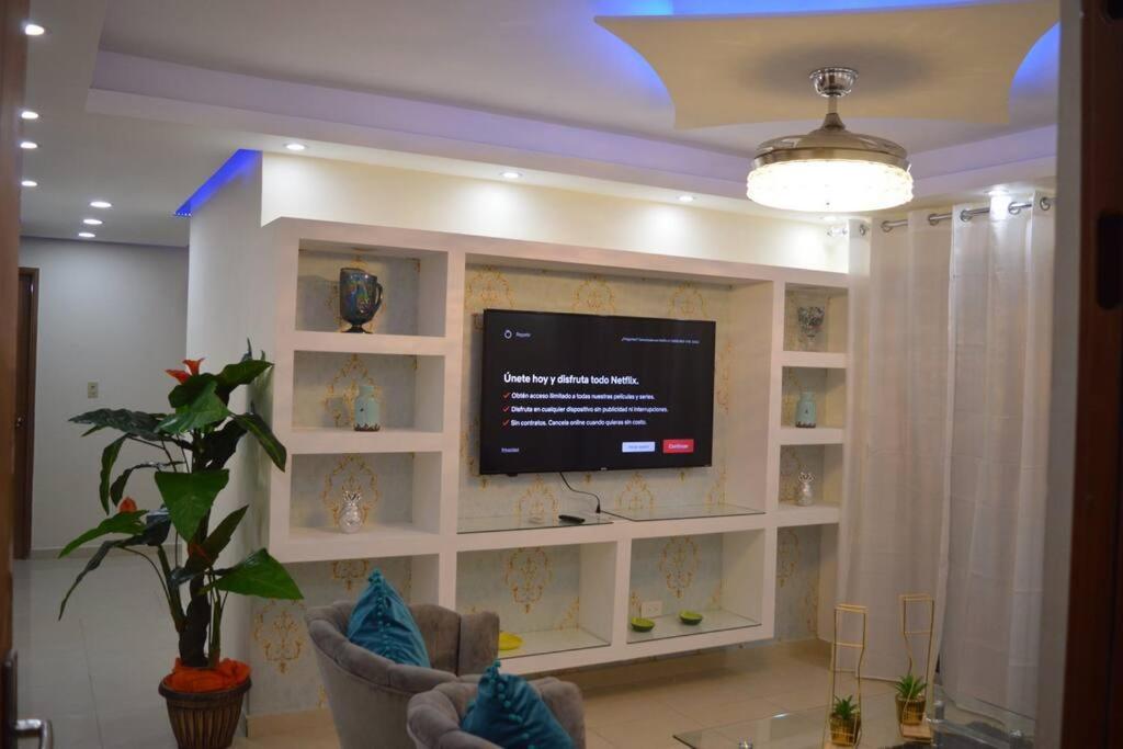 Green Vista Luxury Apt - 20 mins Airport, Beach photo 2