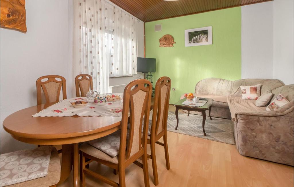 Nice Home In Crni Lug With 3 Bedrooms And Wifi photo 2