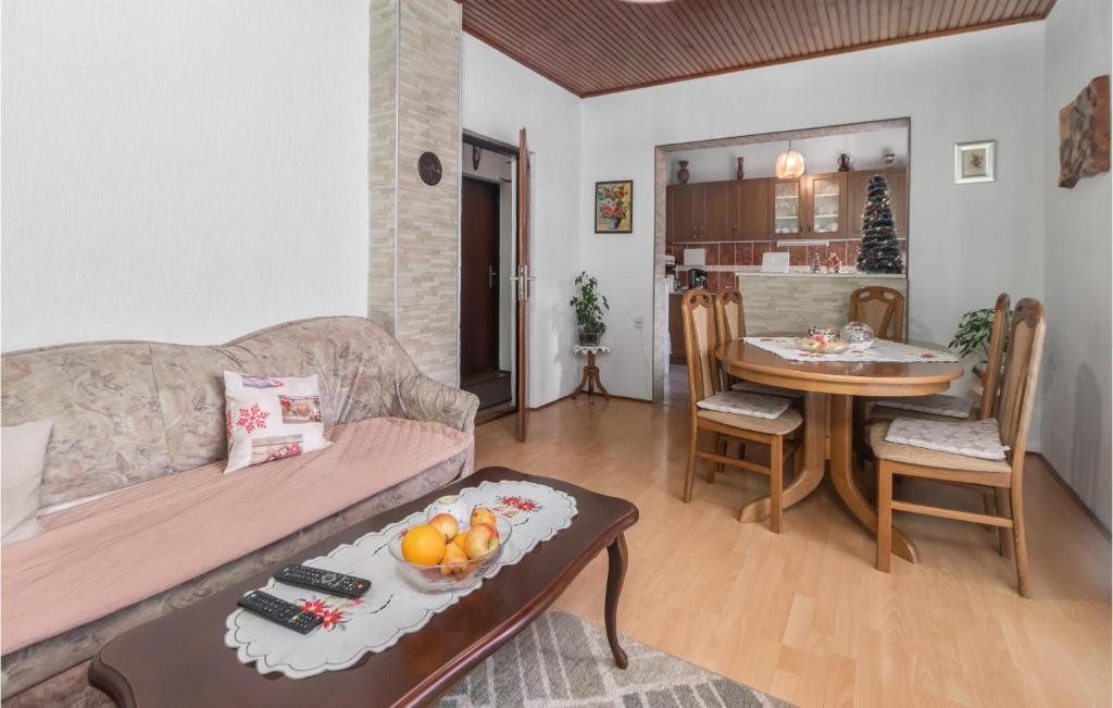 Nice Home In Crni Lug With 3 Bedrooms And Wifi photo 4