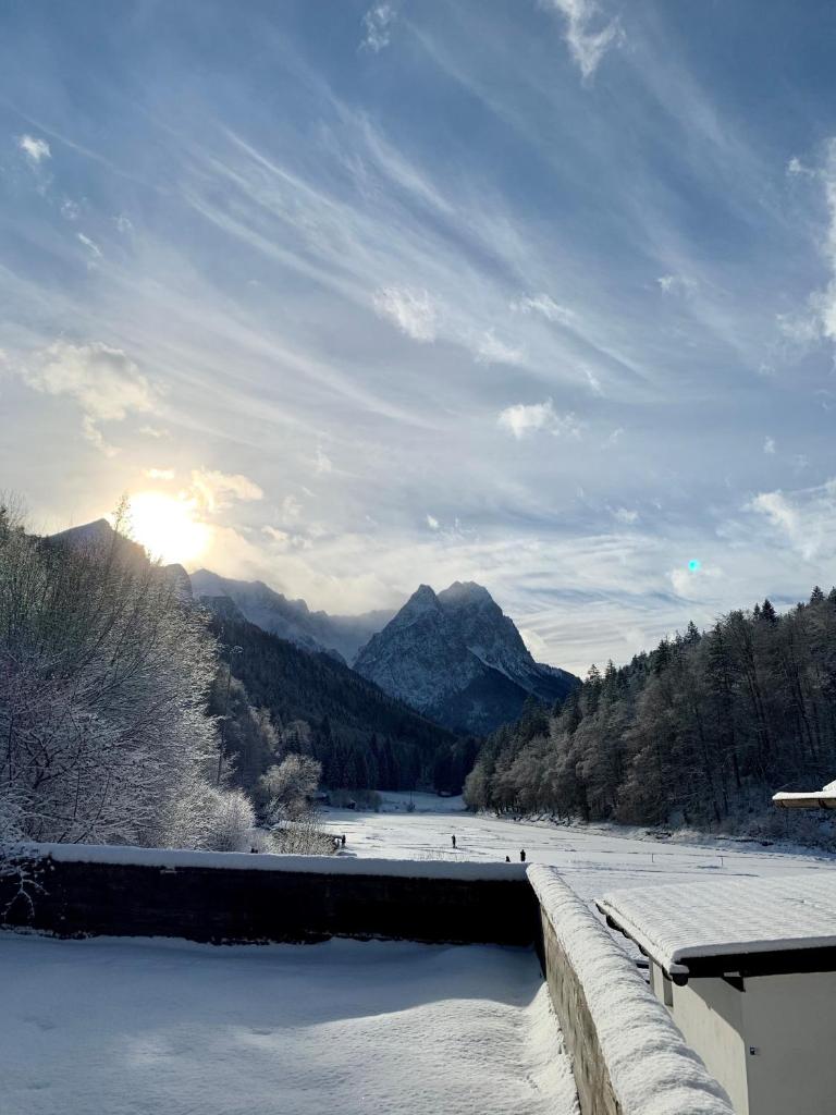 Ferienwohnungen - Seehaus Riessersee photo 1
