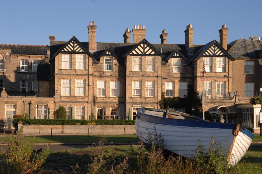 Wentworth Hotel photo 1
