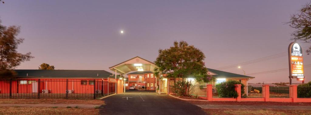 Across Country Motor Inn