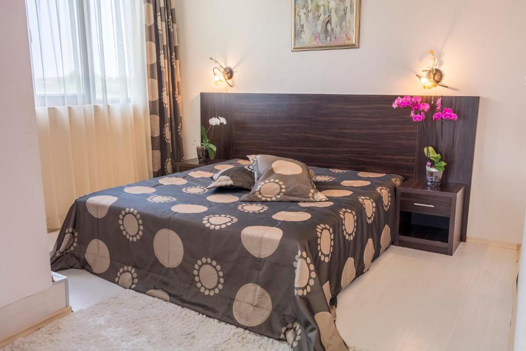 Prestige Hotel photo 2