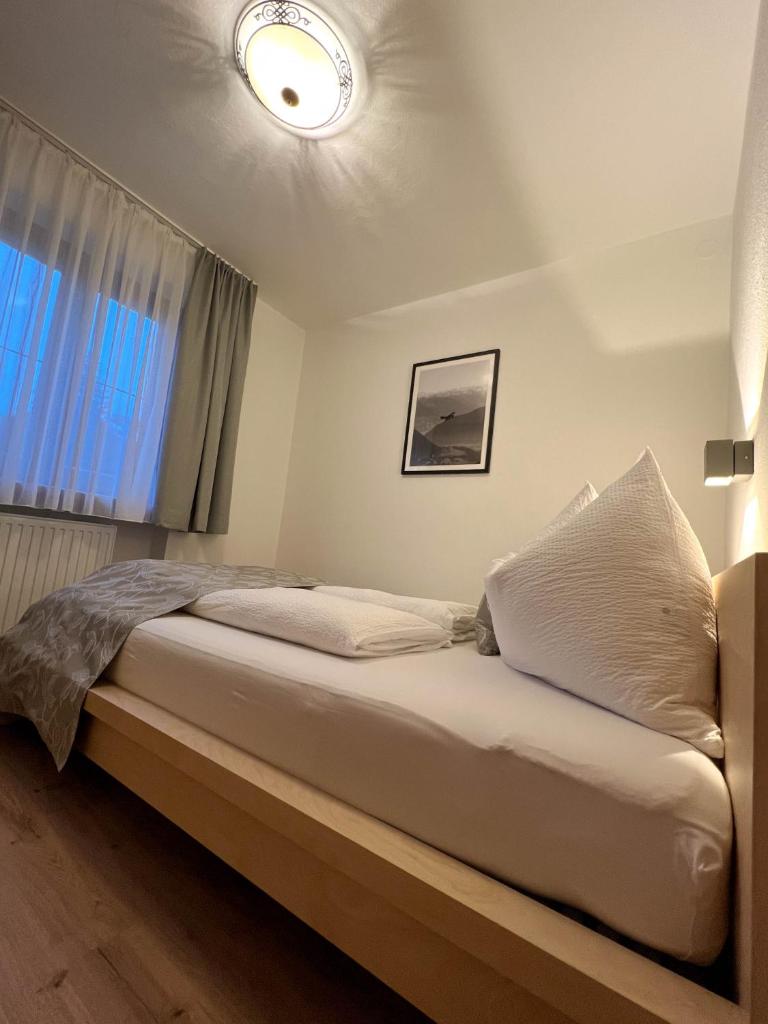 LUSE Living photo 2