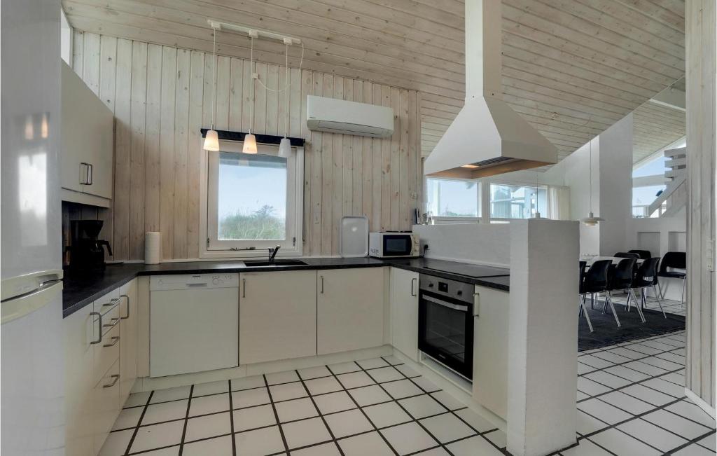 Amazing Home In Hirtshals With Indoor Swimming Pool, Sauna And 4 Bedrooms photo 3