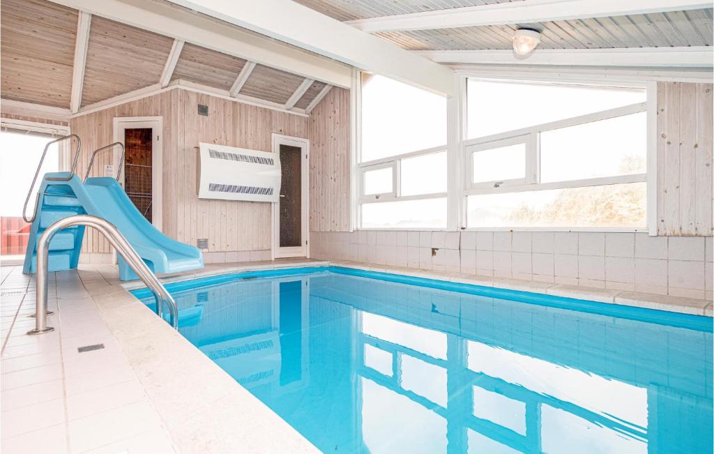 Amazing Home In Hjrring With 3 Bedrooms, Sauna And Private Swimming Pool photo 3