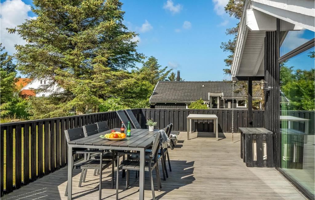 Nice Home In Hirtshals With 3 Bedrooms And Wifi photo 3
